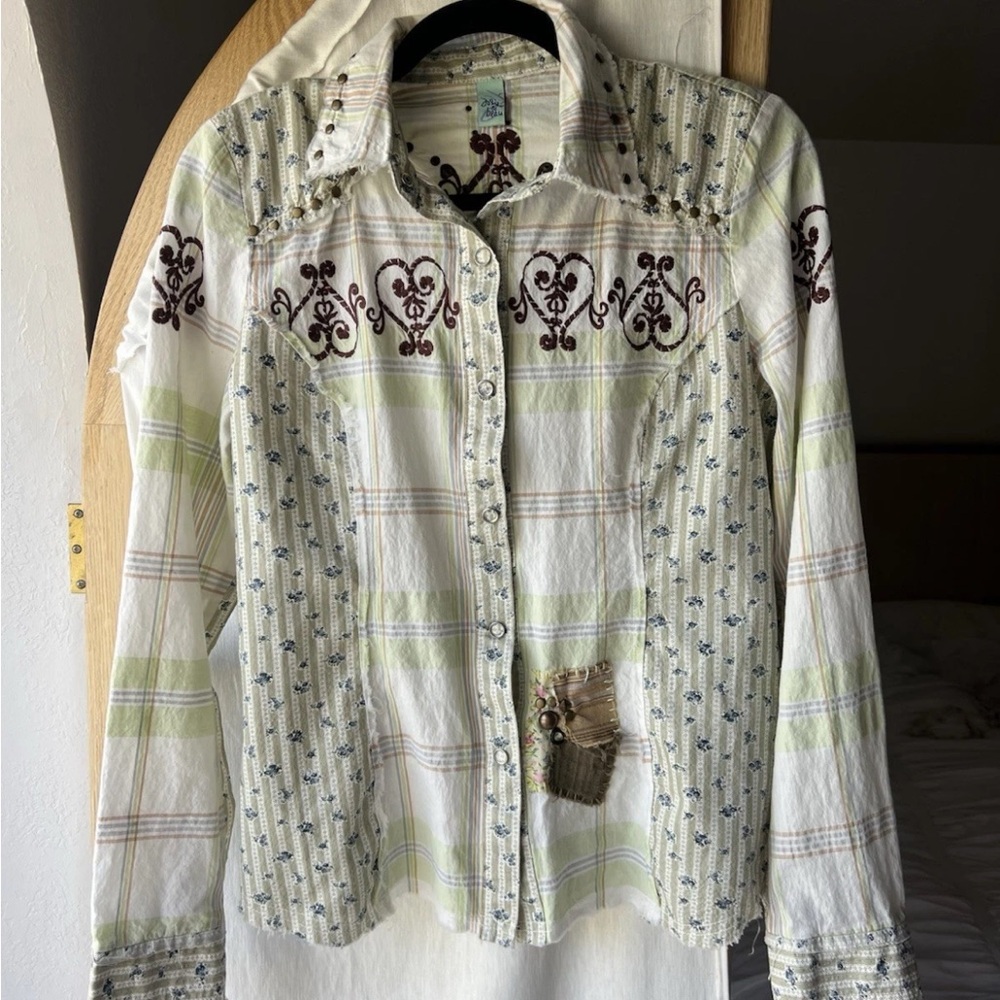 Jolie & Beau Western Embroidered Button-Up Shirt Boho Patchwork Cowgirl